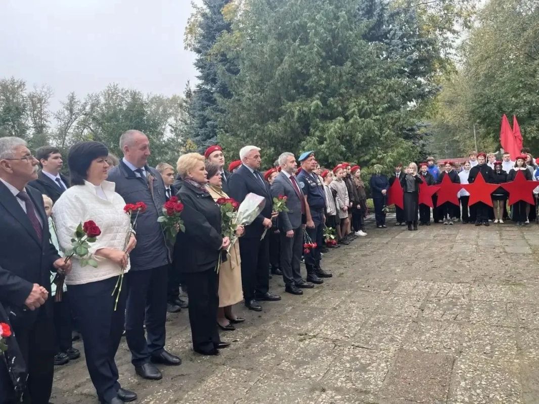 В селе Рамзай Мокшанского района состоялся митинг, посвящённый открытию мемориальной доски Александру Константиновичу Дручкову - герою Великой Отечественной войны, почётному гражданину Пензенской области В селе Рамзай Мокшанского района состоялся митинг, посвящённый открытию мемориальной доски Александру Константиновичу Дручкову - герою Великой Отечественной войны, почётному гражданину Пензенской области