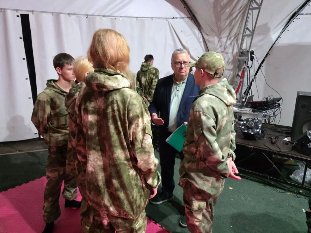 Александр Синюков провёл мероприятие для ребят отряда содействия полиции «Тигр» Александр Синюков провёл мероприятие для ребят отряда содействия полиции «Тигр»