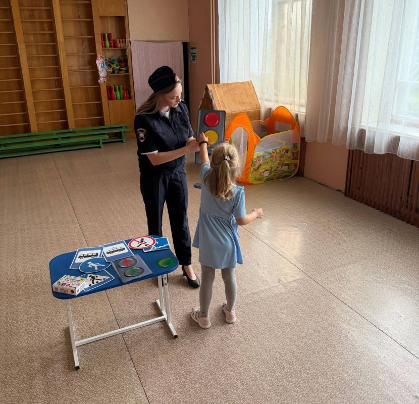 Сотрудники Госавтоинспекции Колышлейского района пришли в гости в детский сад «Солнышко» Сотрудники Госавтоинспекции Колышлейского района пришли в гости в детский сад «Солнышко»