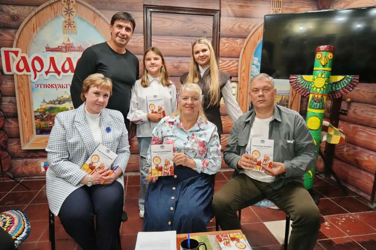 Алексей Марьин передал пензенским детям книги Алексей Марьин передал пензенским детям книги