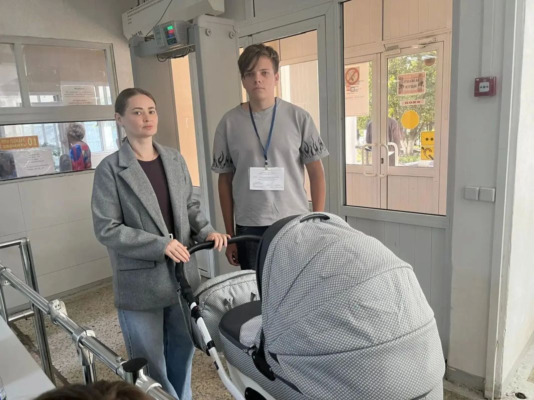 Волонтёры помогают избирателям на участках Пензенской области Волонтёры помогают избирателям на участках Пензенской области