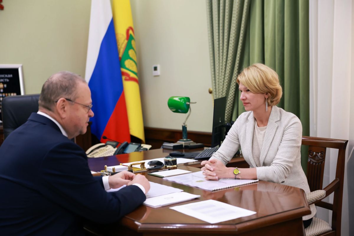 Оксана Лут и Олег Мельниченко обсудили развитие АПК Пензенской области Оксана Лут и Олег Мельниченко обсудили развитие АПК Пензенской области