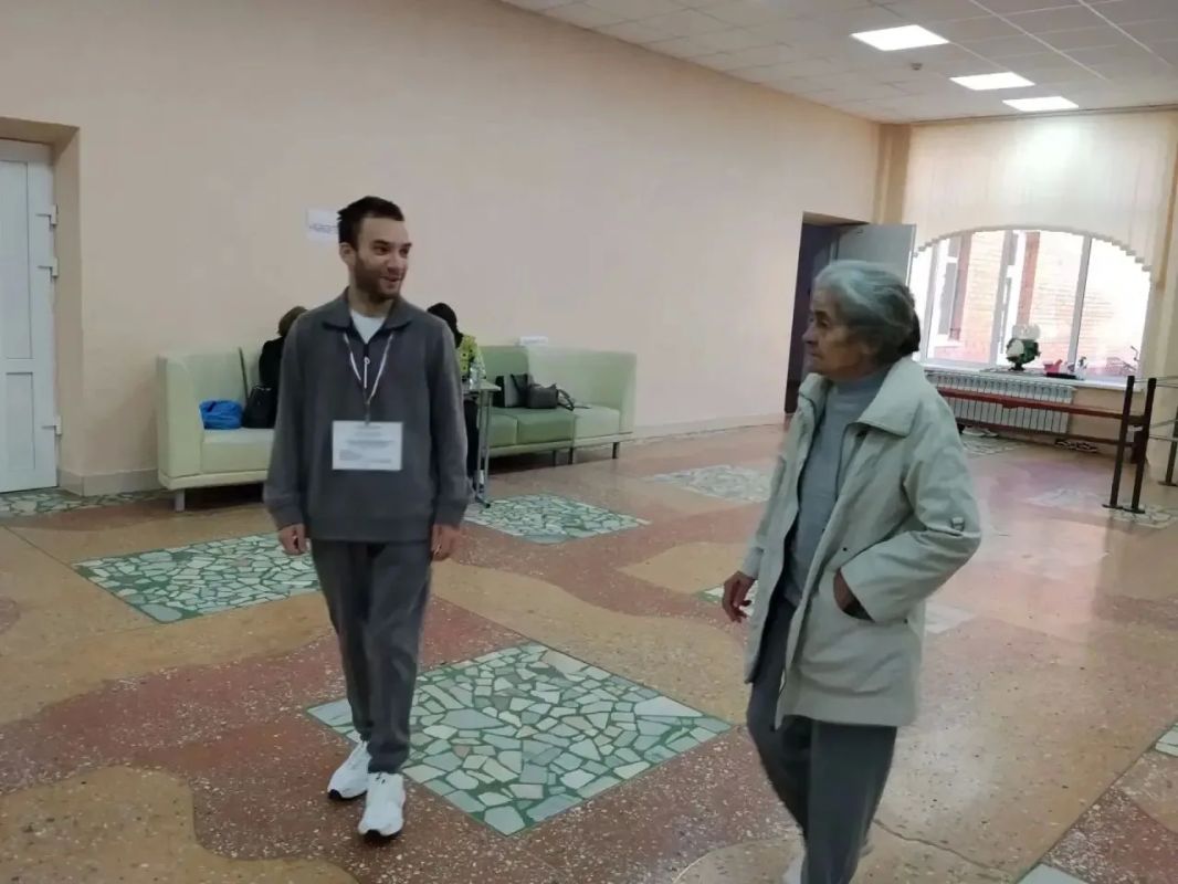 Волонтёры помогают избирателям на участках Пензенской области Волонтёры помогают избирателям на участках Пензенской области