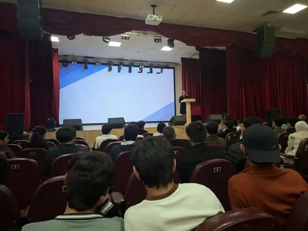 В Пензенском государственном университете состоялась встреча правоохранителей и общественников с иностранными студентами В Пензенском государственном университете состоялась встреча правоохранителей и общественников с иностранными студентами