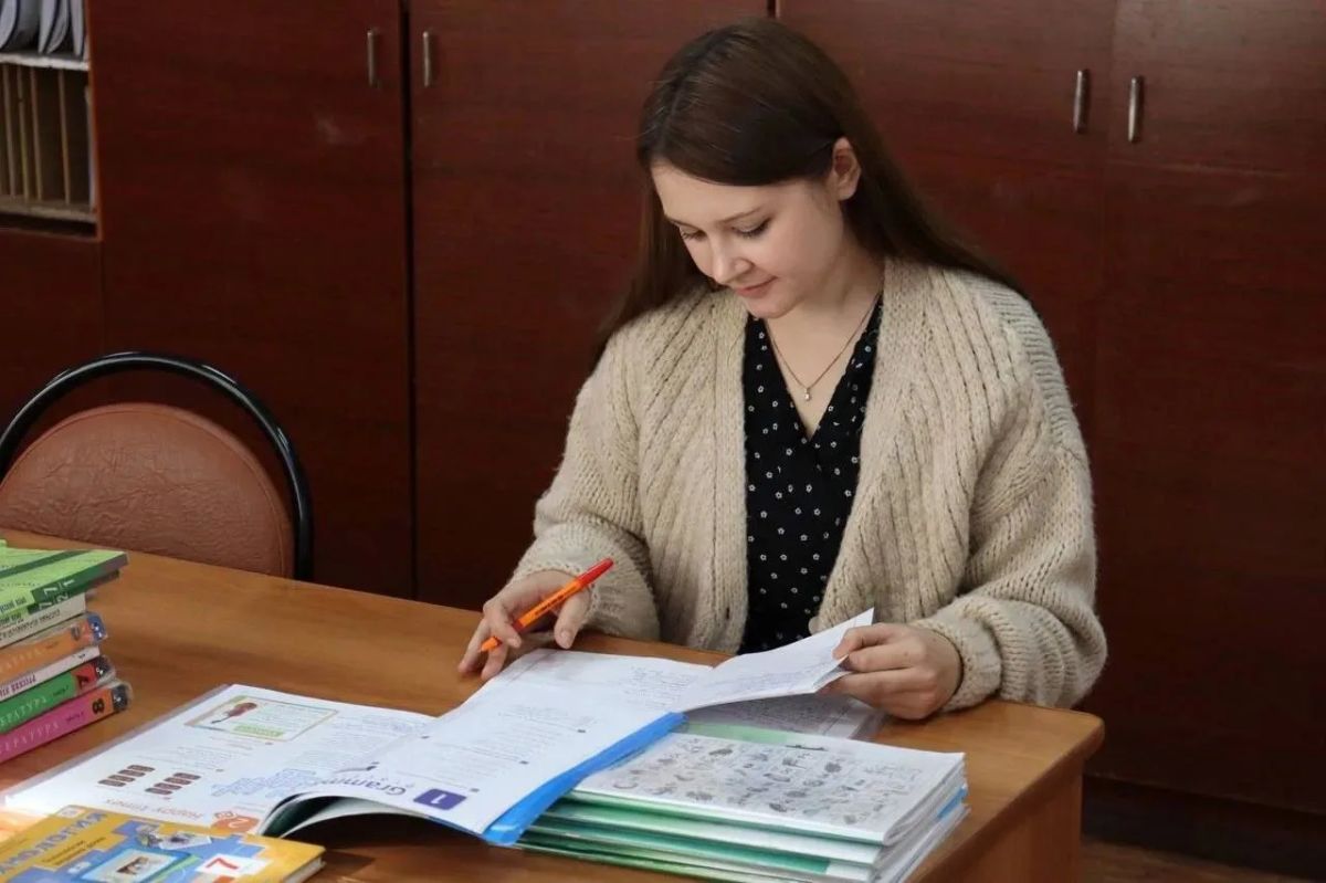 С 2020 года при поддержке губернатора Олега Мельниченко Пензенская область активно участвует в федеральной программе «Земский учитель» С 2020 года при поддержке губернатора Олега Мельниченко Пензенская область активно участвует в федеральной программе «Земский учитель»