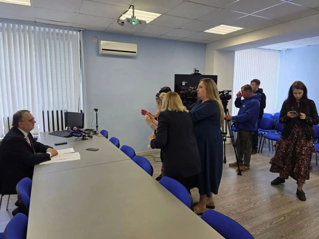 Александр Синюков провёл брифинг по предварительным итогам прошедших выборов Александр Синюков провёл брифинг по предварительным итогам прошедших выборов