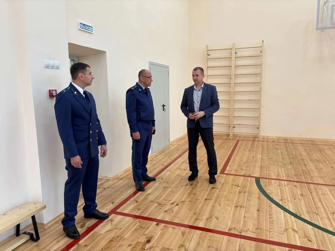 Сегодня прокурор региона Дмитрий Горшков посетил Наровчатский район Сегодня прокурор региона Дмитрий Горшков посетил Наровчатский район