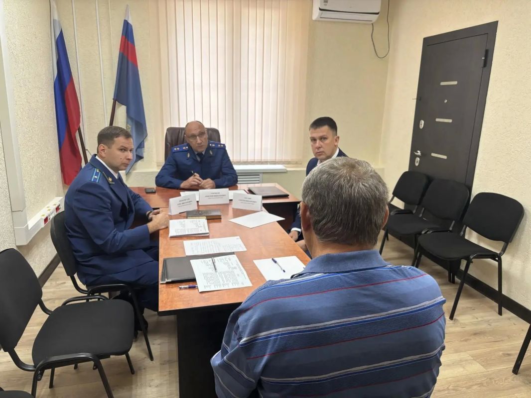Сегодня прокурор региона Дмитрий Горшков посетил Наровчатский район Сегодня прокурор региона Дмитрий Горшков посетил Наровчатский район