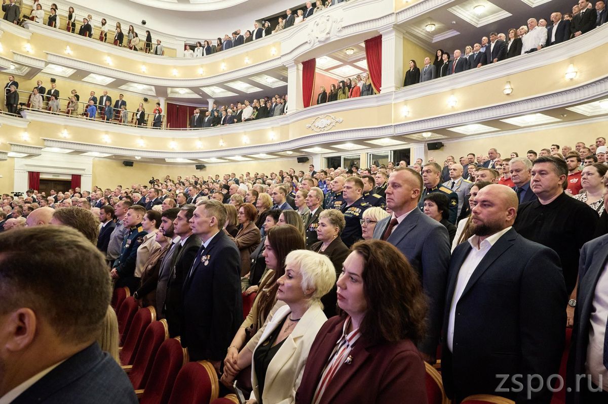 Церемония вступления в должность губернатора Пензенской области состоялась на 40-й сессии Законодательного Собрания Церемония вступления в должность губернатора Пензенской области состоялась на 40-й сессии Законодательного Собрания