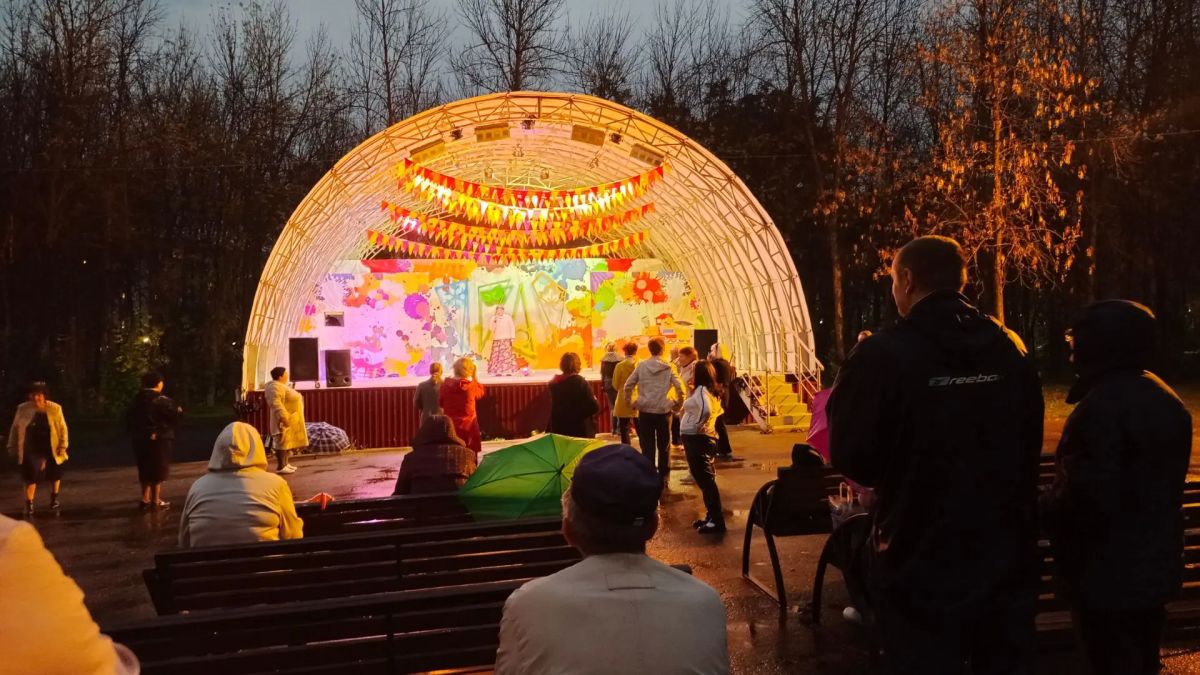 «Поём вместе»: Музыка согрела даже в дождливый день! «Поём вместе»: Музыка согрела даже в дождливый день!