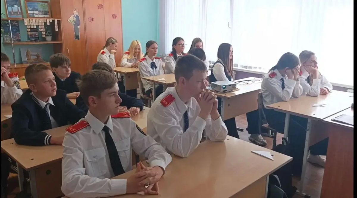 Сотрудник следственного управления Следственного комитета России по Пензенской области принял участие в уроке краеведения для учащихся профильного кадетского класса Сотрудник следственного управления Следственного комитета России по Пензенской области принял участие в уроке краеведения для учащихся профильного кадетского класса