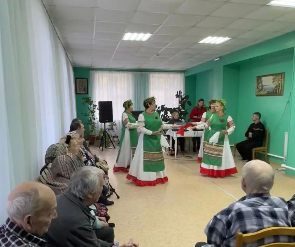 В Сурском домеинтернате отметили День пожилого человека В Сурском домеинтернате отметили День пожилого человека