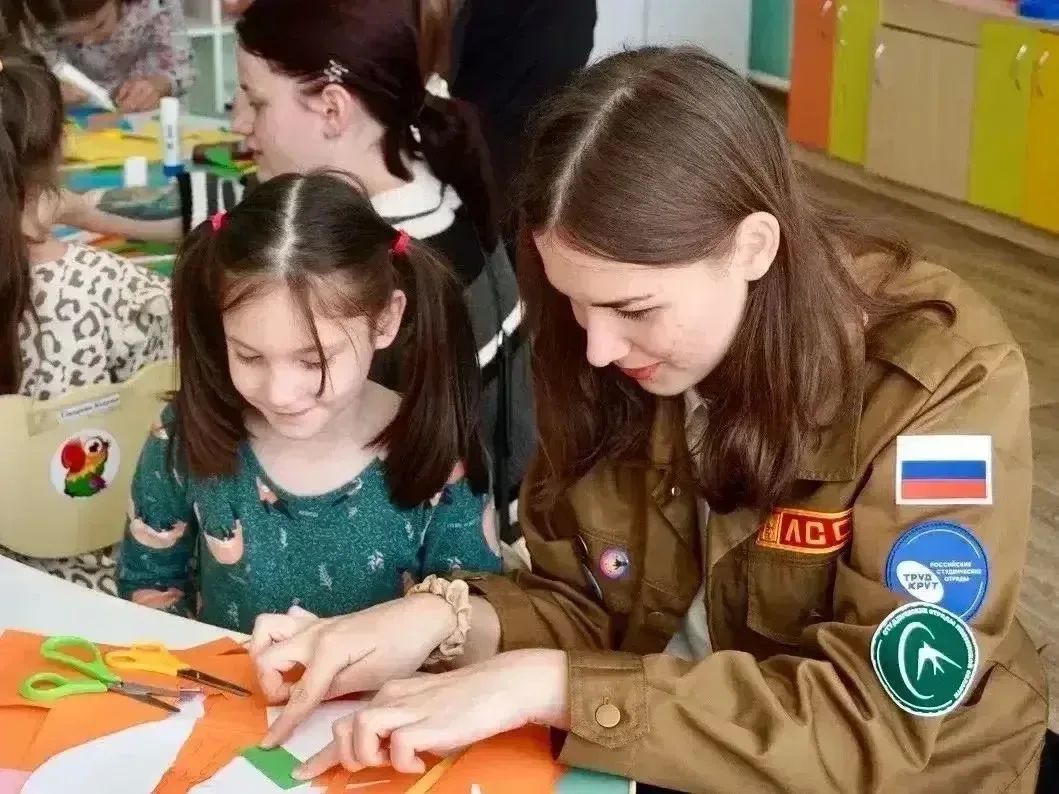 Олег Мельниченко: Студентки Пензенского государственного университета архитектуры и строительства признаны лучшими по итогам участия во Всероссийском трудовом проекте «КАМАЗ», проходившем с 20 июля по 30 сентября в... Олег Мельниченко: Студентки Пензенского государственного университета архитектуры и строительства признаны лучшими по итогам участия во Всероссийском трудовом проекте «КАМАЗ», проходившем с 20 июля по 30 сентября в...
