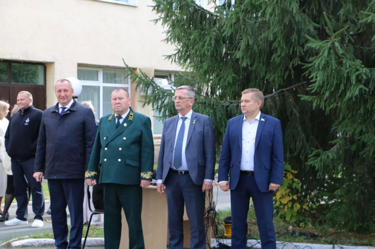 Павел Куликов поздравил работников леса с профессиональным праздником Павел Куликов поздравил работников леса с профессиональным праздником