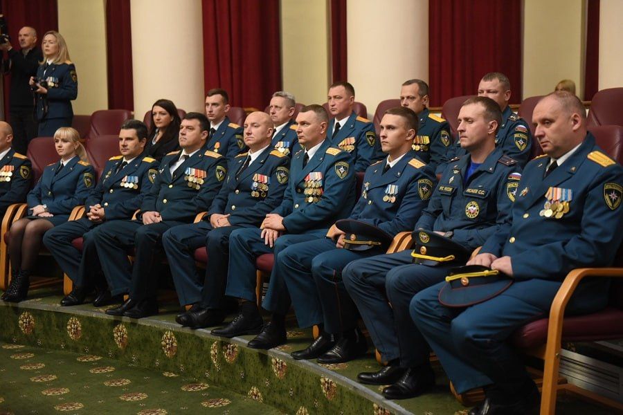 В правительстве Пензенской области состоялась торжественная церемония награждения, приуроченная ко Дню гражданской обороны Российской Федерации, который ежегодно отмечается 4 октября В правительстве Пензенской области состоялась торжественная церемония награждения, приуроченная ко Дню гражданской обороны Российской Федерации, который ежегодно отмечается 4 октября