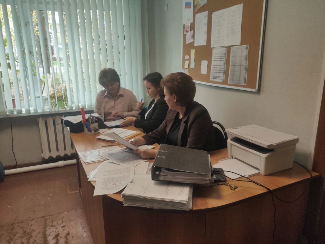 Сотрудник Министерства образования Пензенской области Ольга Шаипова посетила Пензенский колледж транспортных технологий в рамках ведомственного контроля, за деятельностью органов и учреждений системы профилактики... Сотрудник Министерства образования Пензенской области Ольга Шаипова посетила Пензенский колледж транспортных технологий в рамках ведомственного контроля, за деятельностью органов и учреждений системы профилактики...