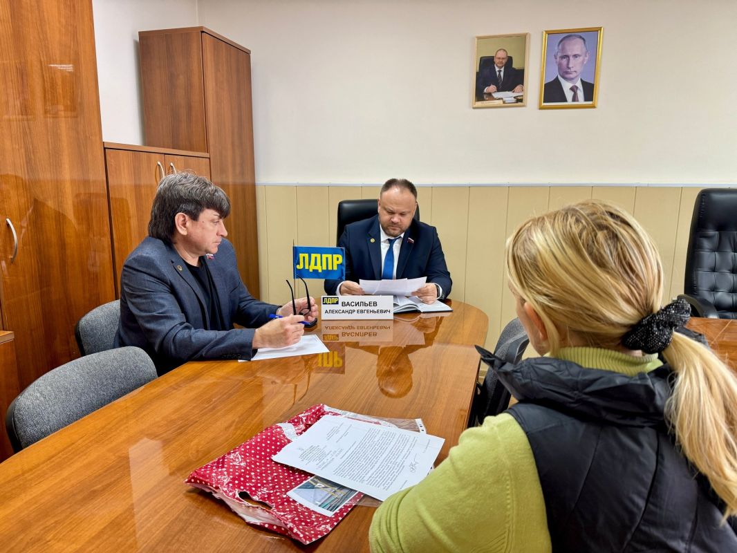 Александр Васильев рассмотрел обращения жителей Кузнецка