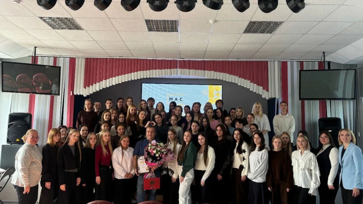 В Пензенском социально-педагогическом колледже состоялась творческая встреча с преподавателем учебного заведения Михаилом Деминым, ставшим участником финала Всероссийского конкурса «Мастер года-2026», который проходил в... В Пензенском социально-педагогическом колледже состоялась творческая встреча с преподавателем учебного заведения Михаилом Деминым, ставшим участником финала Всероссийского конкурса «Мастер года-2026», который проходил в...