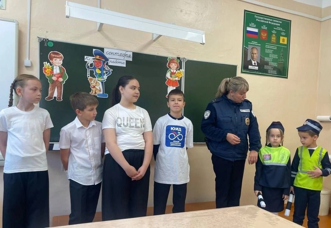 В Никольском районе прошло мероприятие «Посвящение в пешеходы» самых юных участников дорожного движения В Никольском районе прошло мероприятие «Посвящение в пешеходы» самых юных участников дорожного движения