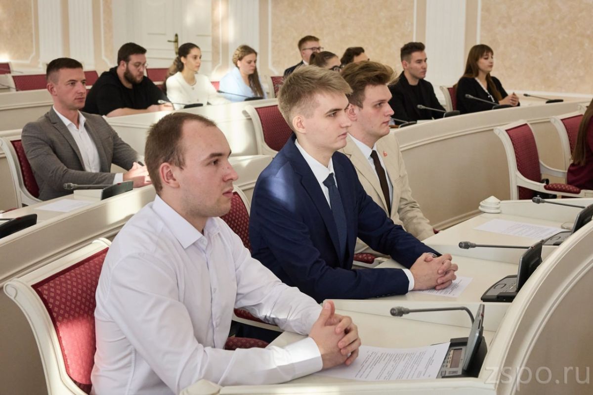 Вадим Супиков подчеркнул приоритеты молодежной парламентской деятельности в Пензенской области Вадим Супиков подчеркнул приоритеты молодежной парламентской деятельности в Пензенской области