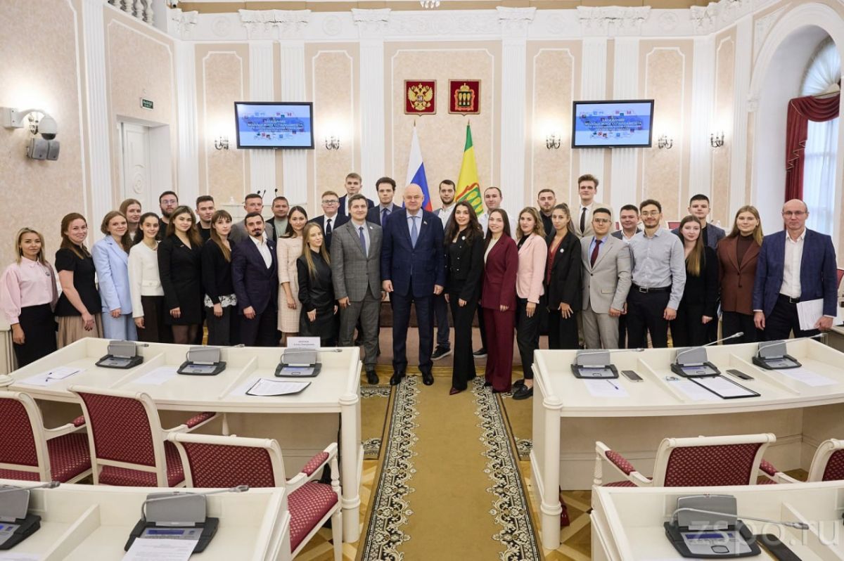 Вадим Супиков подчеркнул приоритеты молодежной парламентской деятельности в Пензенской области Вадим Супиков подчеркнул приоритеты молодежной парламентской деятельности в Пензенской области