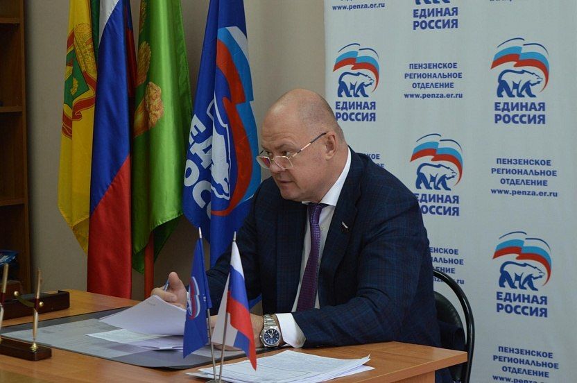 В Пензе по обращению жителей спилены аварийные деревья на улице Нейтральной