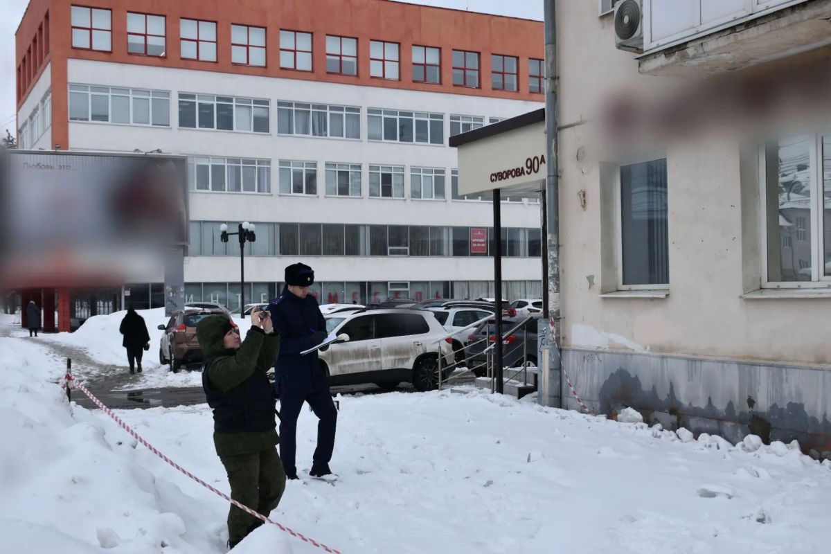 В городе Пензе директору управляющей компании вынесен приговор за травмирование подростка при падении наледи с крыши дома