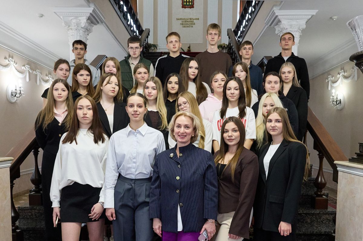 В Законодательном Собрании провели парламентский урок