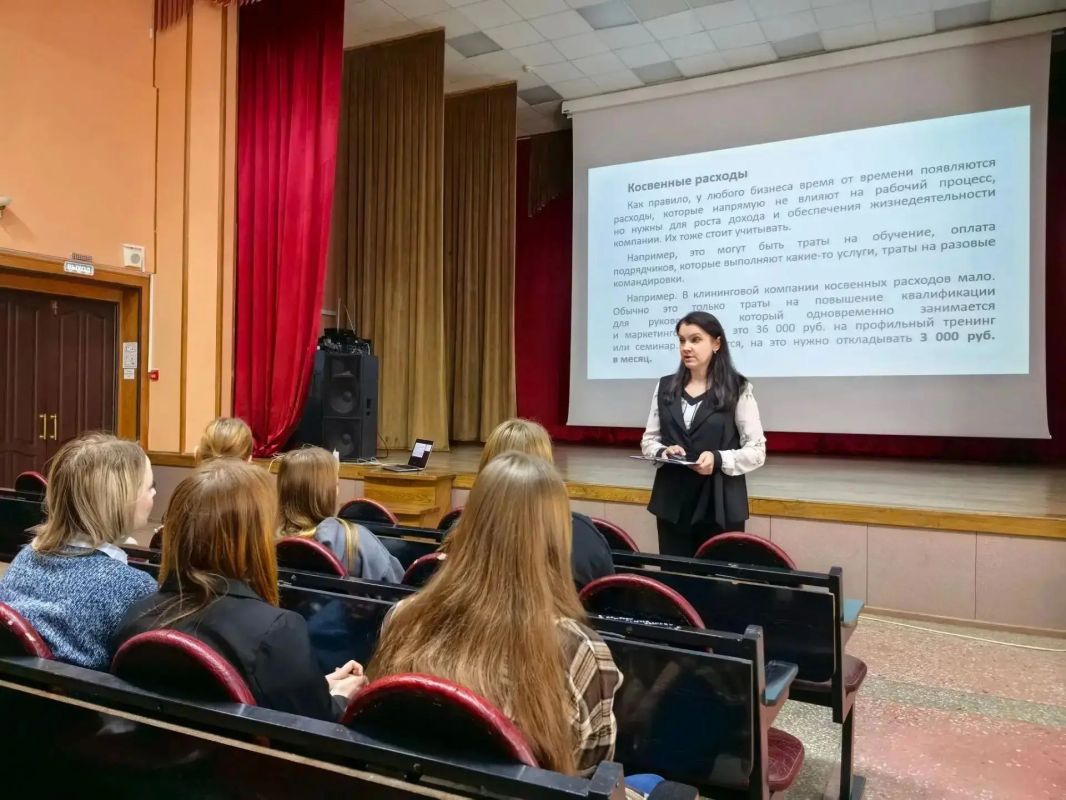 В Пензенском колледже современных технологий переработки и бизнеса продолжается цикл практико-ориентированных курсов повышения квалификации для студентов выпускных групп по программе «Организационно-правовые и финансовые... В Пензенском колледже современных технологий переработки и бизнеса продолжается цикл практико-ориентированных курсов повышения квалификации для студентов выпускных групп по программе «Организационно-правовые и финансовые...