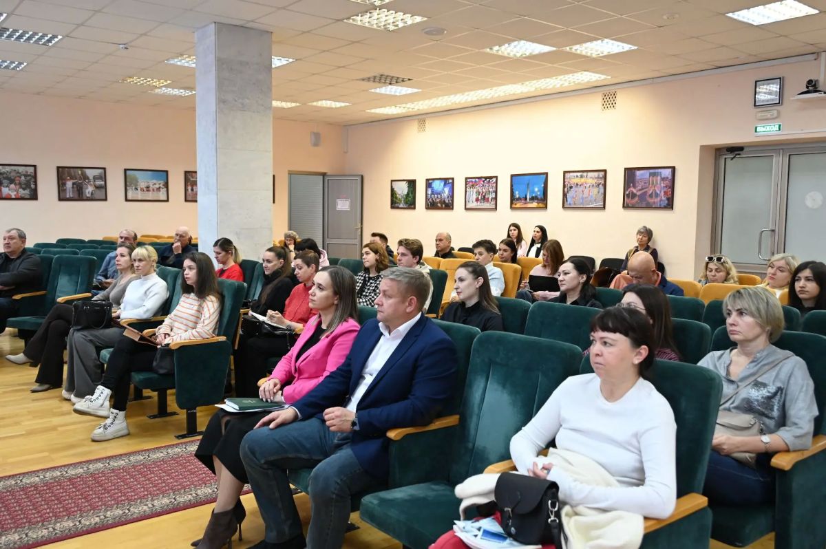 Олег Денисов: До Нового года осталась пара месяцев Олег Денисов: До Нового года осталась пара месяцев