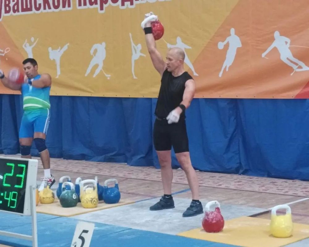 Пензенские спортсмены завоевали медали на всероссийских соревнованиях по гиревому спорту Пензенские спортсмены завоевали медали на всероссийских соревнованиях по гиревому спорту