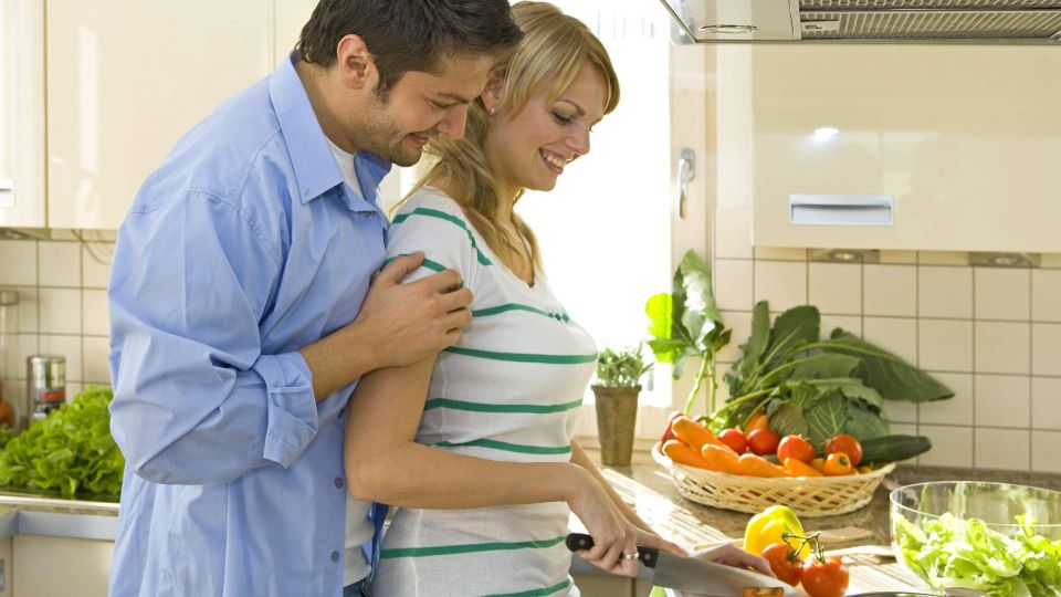 Этот овощной салат не надоест и через неделю: такой вкусной закуски вы еще не готовили