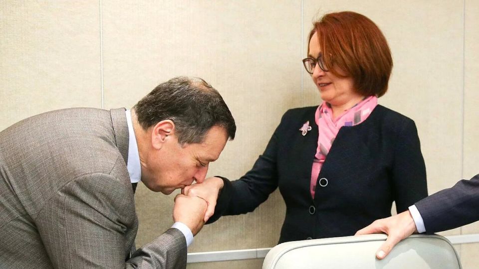 Экономический кризис: регионы России остаются без тепла и электричества