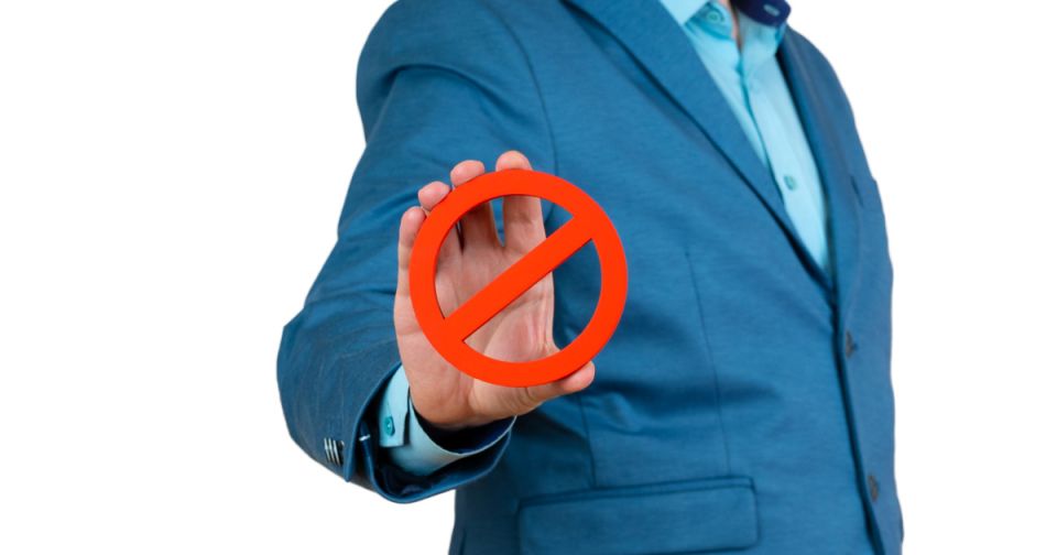 Внимание, жители многоквартирных домов: штрафы за нарушение правил парковки и кормление птиц