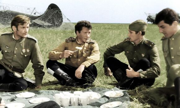 Солдатская еда в советском кино: что помогало выживать на фронте