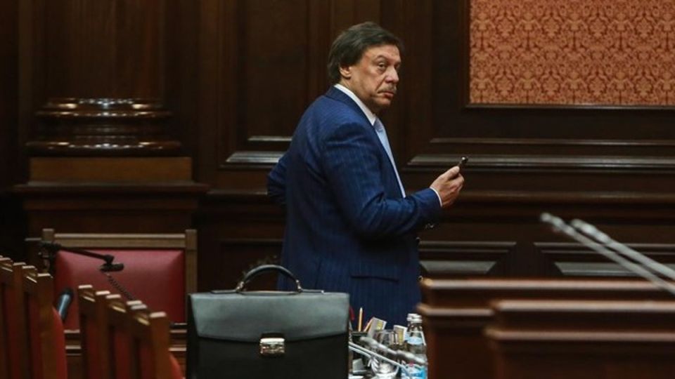 Уход Барщевского: скрытые факторы и безпрецедентный скандал в деле Долиной