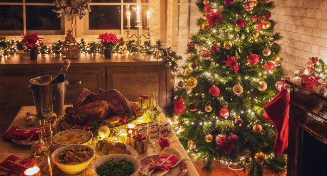 Гурманы готовят к Новому году: какие блюда окажутся на праздничном столе в 2025 году